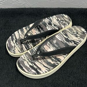 🌊🏝️☀️ OLUKAI Nu’a Pi’o Women Sz 10 Black/Pink Camo Flip Flop Sandals - EXCELLE